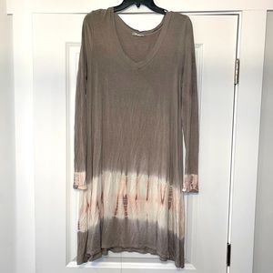 Grey white and pink long sleeve vneck altar’d state T-shirt dress